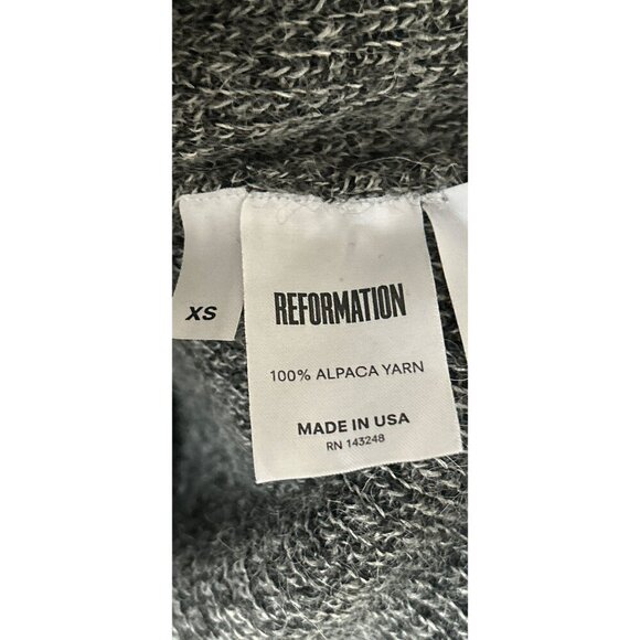 Reformation 100% Alpaca Gray Knit V-Neck Long Sleeve Sweater Size XSmall - Picture 9 of 10
